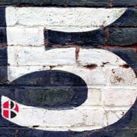 Picture of 5 on brick wall for feature image of HR Examiner August 6, 2014 Five Things