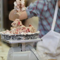photo of person making cake in HR Examiner article about employee engagement February 5, 2015