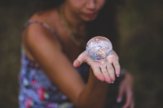 2016-11-30  hrexaminer predictive what john sumser cc0 via pexels woman hand girl glass 544x363px.jpg